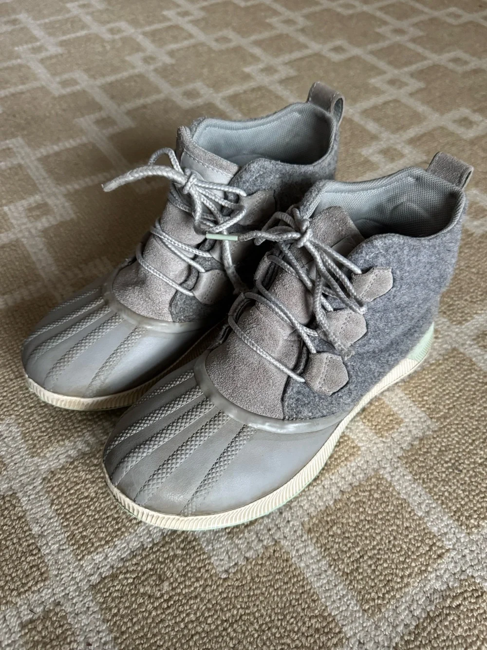 Sorel Out N About III Classic Waterproof Duck Boots Gray Size 8.5
